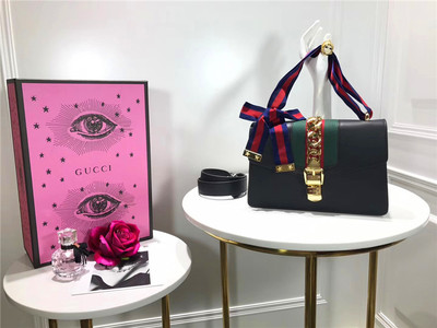 gucci sylvie 系列皮革肩背包 黑色 421882 cvleg 8638